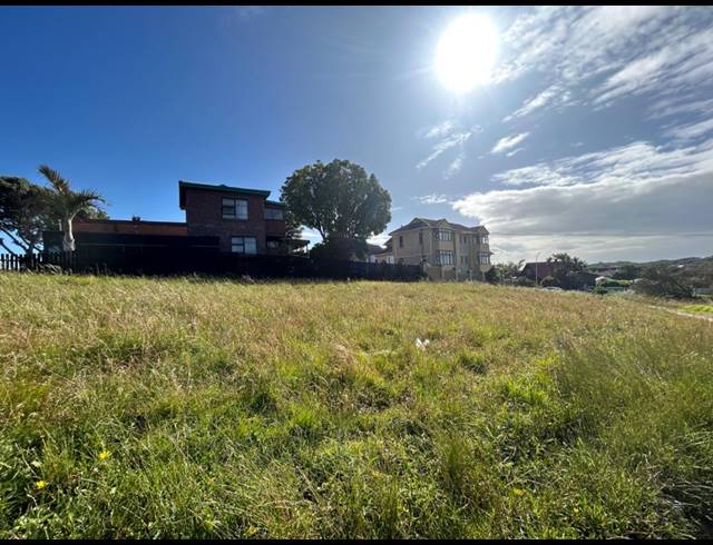800M² VACANT LAND FOR SALE IN ASTON BAY